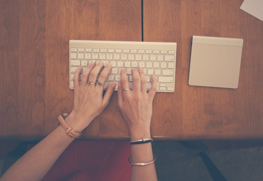 Why You Should Use Auto Responders Featured Image