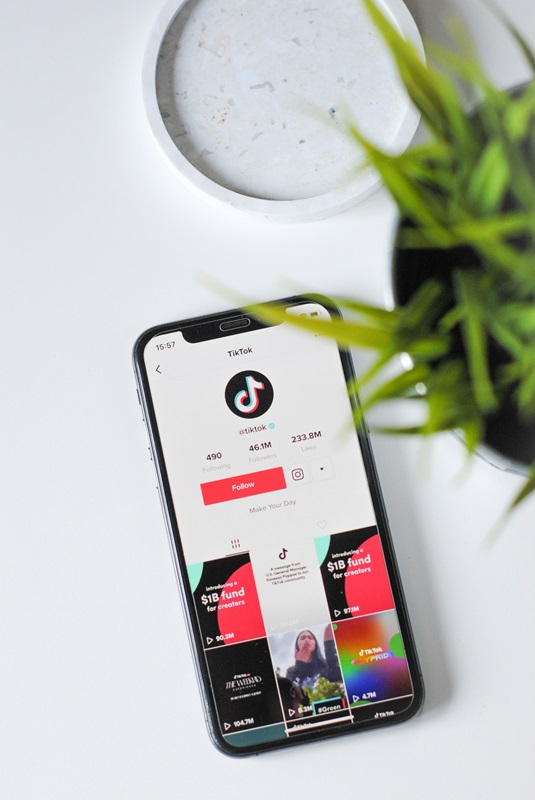 Phone TikTok